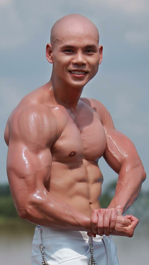 Không thể tin đây là Phan Đinh Tùng ở tuổi 41 - 7