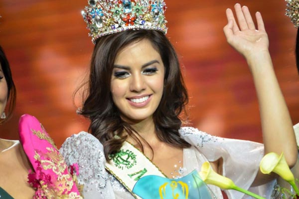 
Imelda Schweighart - Hoa hậu trái đất Philippines 2016 đã trượt top 16 của cuộc thi Hoa hậu trái đất 2016.
