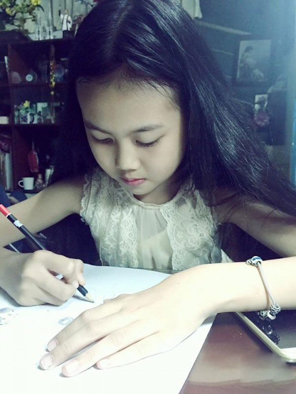 Cuộc sống thực của “cô bé 100 triệu view” vượt xa Sơn Tùng - 12