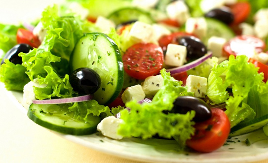 Ăn salad rau diếp xoăn vào bữa trưa giúp ngừa bệnh mất trí